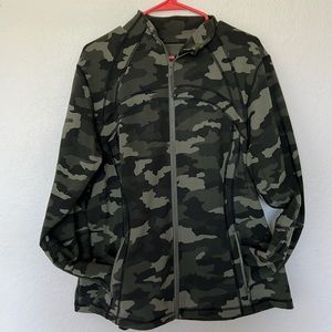 🍒LULULEMON CAMO DEFINE Jacket size 20